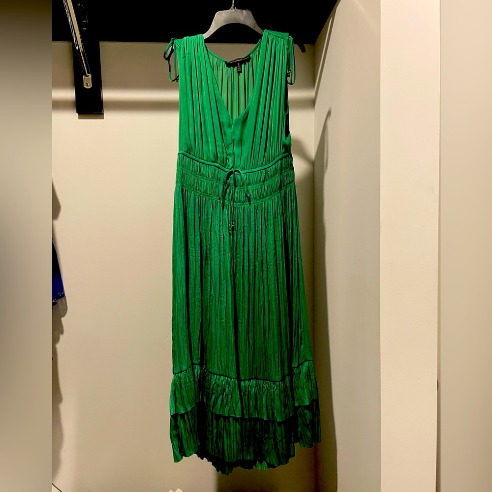 White House Black Market Emerald Midi Dress